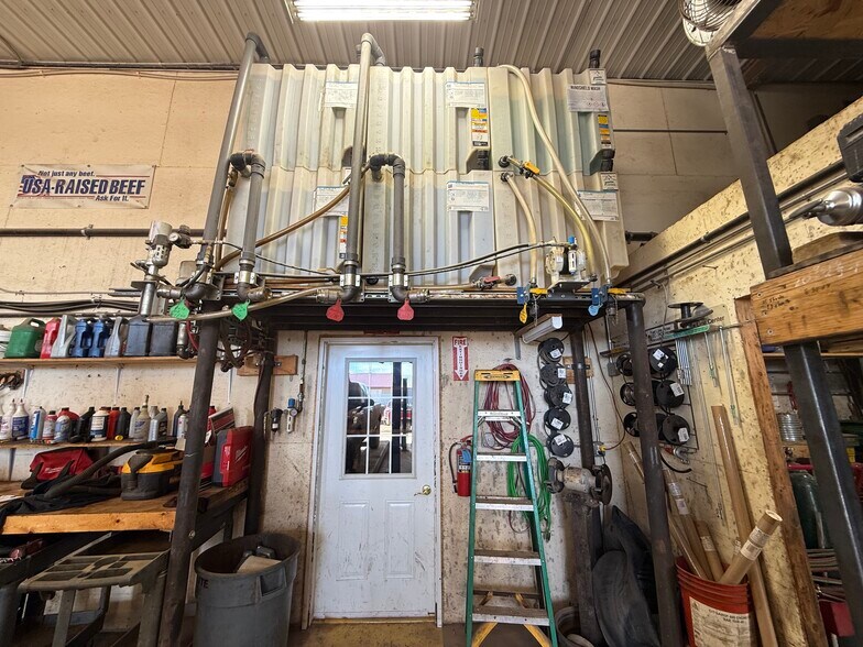 More Photos Of 101 E 4th St, Newell General Retail For Sale