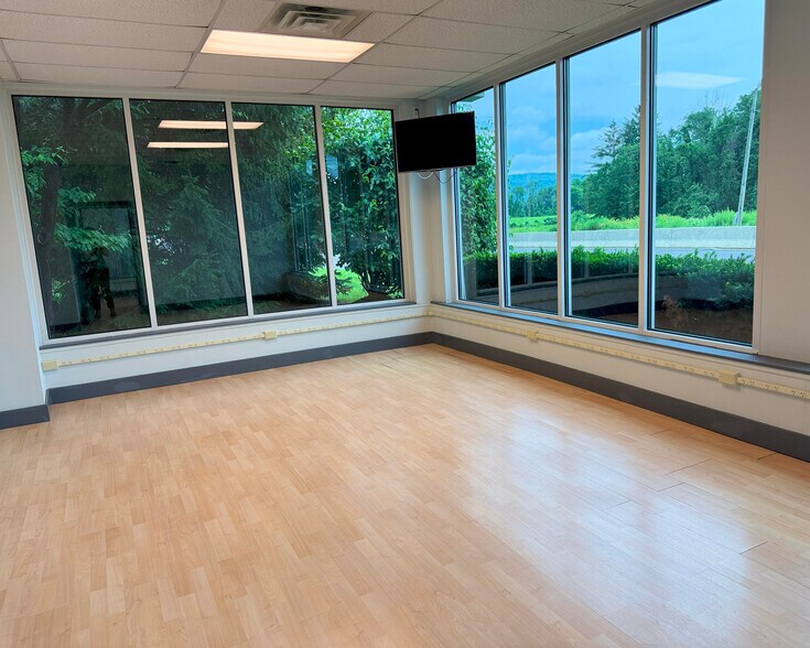 More Photos Of , Center Valley Office For Sale