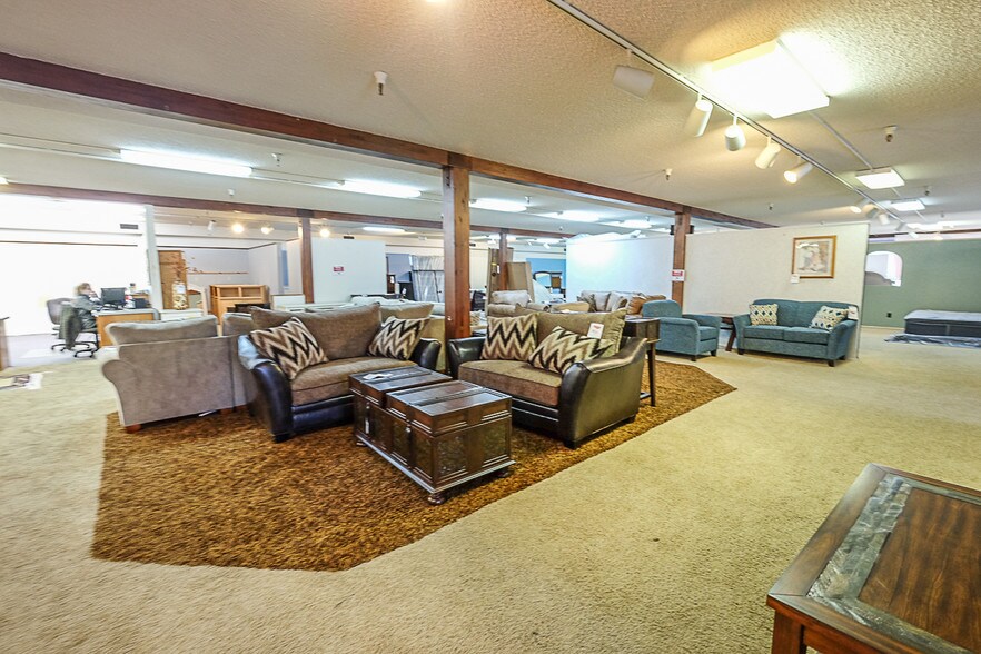 More Photos Of 1126-1150 Main Ave, Tillamook Storefront For Lease