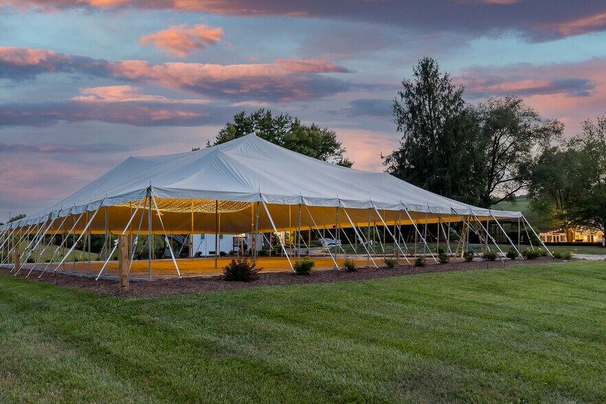 More Photos Of 1329 Commerce Rd, Staunton Hotel For Sale