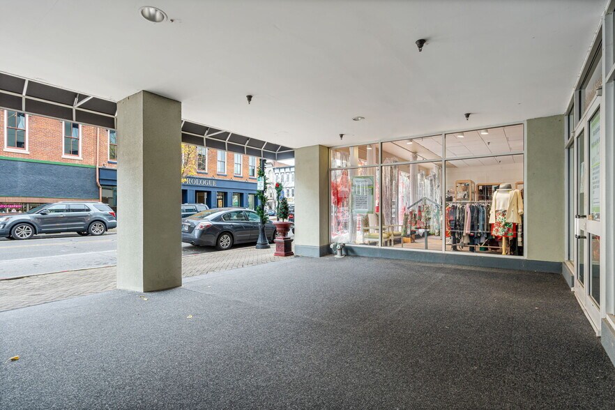 More Photos Of 222 Pearl St, New Albany Office Residential For Sale