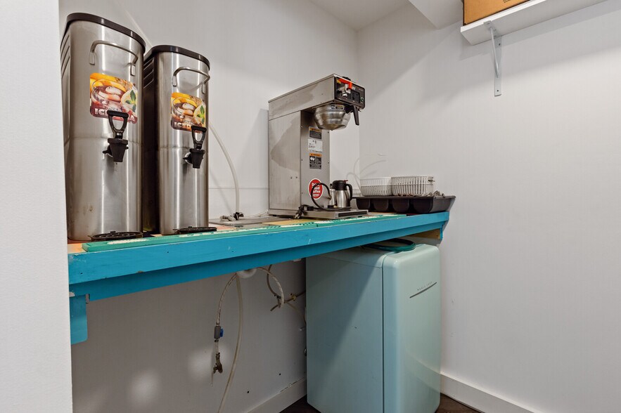 More Photos Of 205 W Main St, Liberty Restaurant For Sale