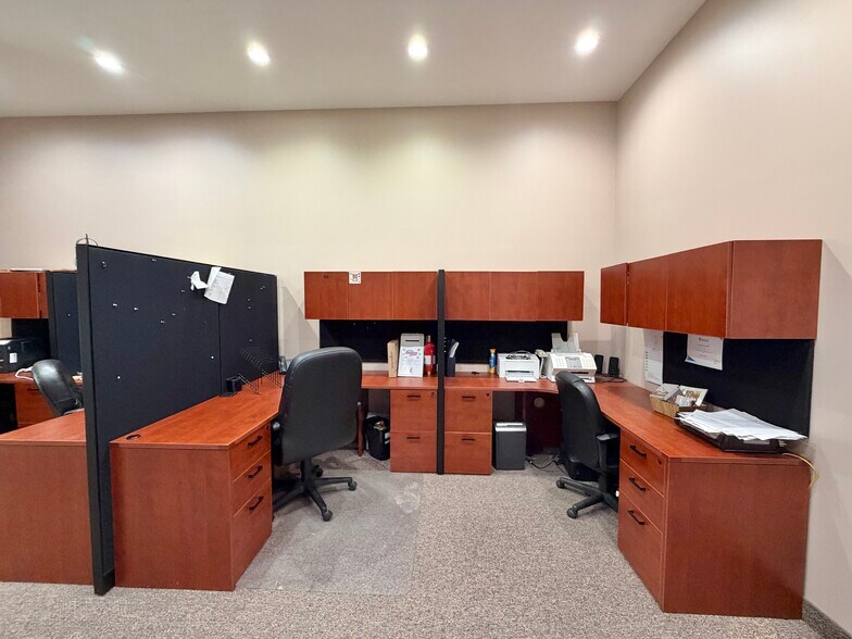 More Photos Of 26 E 3 Mile Rd, Sault Sainte Marie Office For Sale