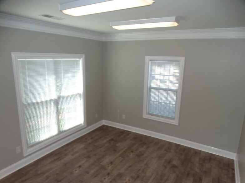 More Photos Of 1050 Shiloh Rd NW, Kennesaw Medical For Sale