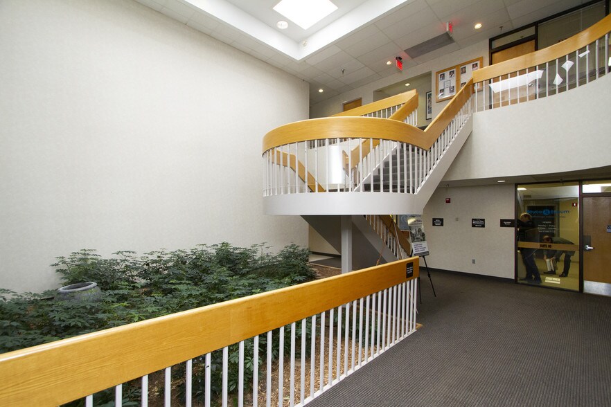 More Photos Of 8550 Marshall Dr, Lenexa Medical For Lease