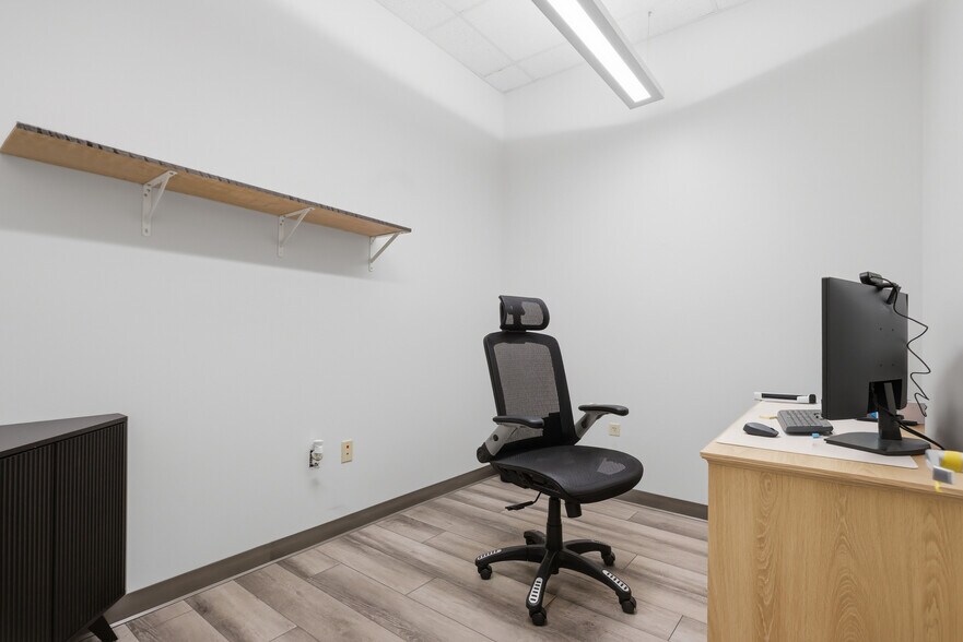 More Photos Of 731-745 Shotgun Rd, Sunrise Light Manufacturing For Sale