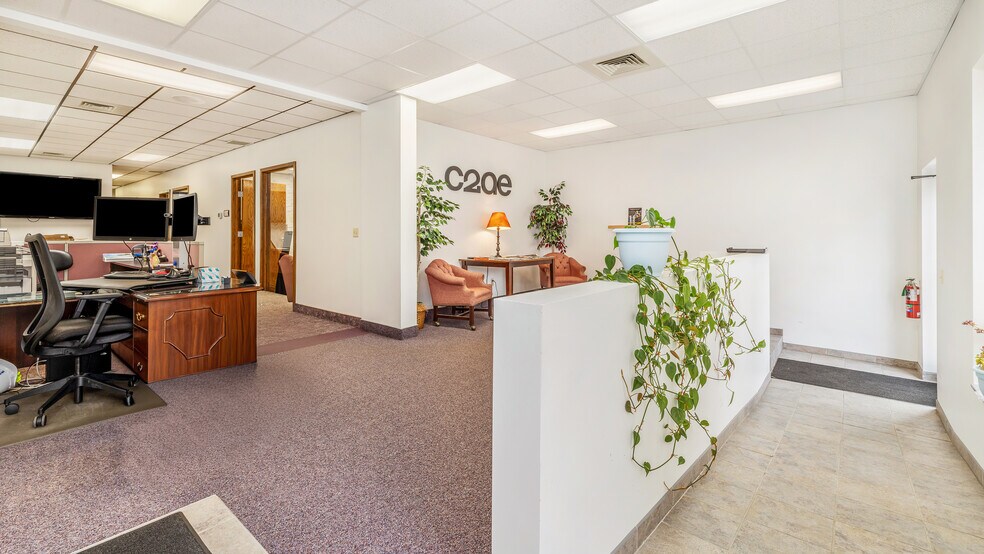 More Photos Of 1211 Ludington St, Escanaba Office For Sale