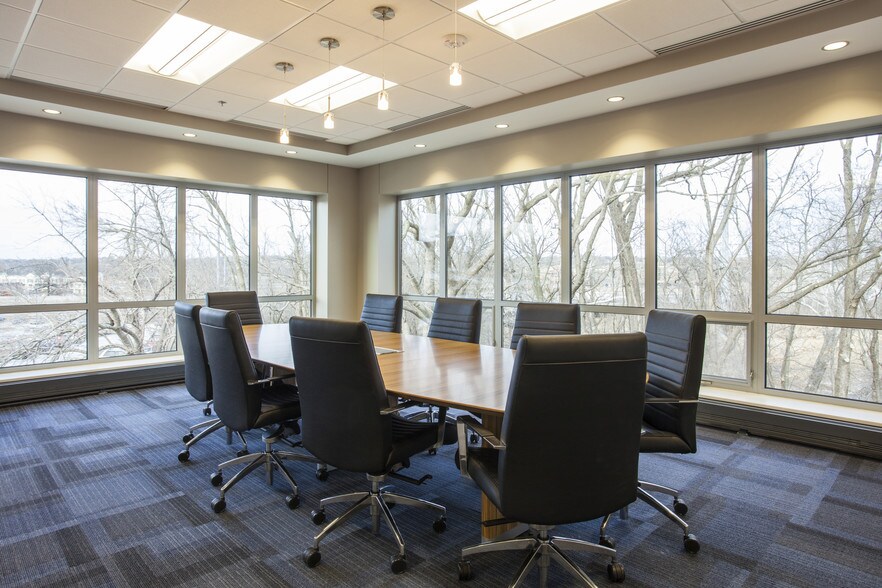 More Photos Of 10975 El Monte St, Overland Park Office For Lease