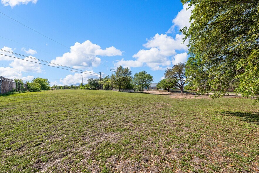 More Photos Of 720 N New Rd, Waco Land For Sale