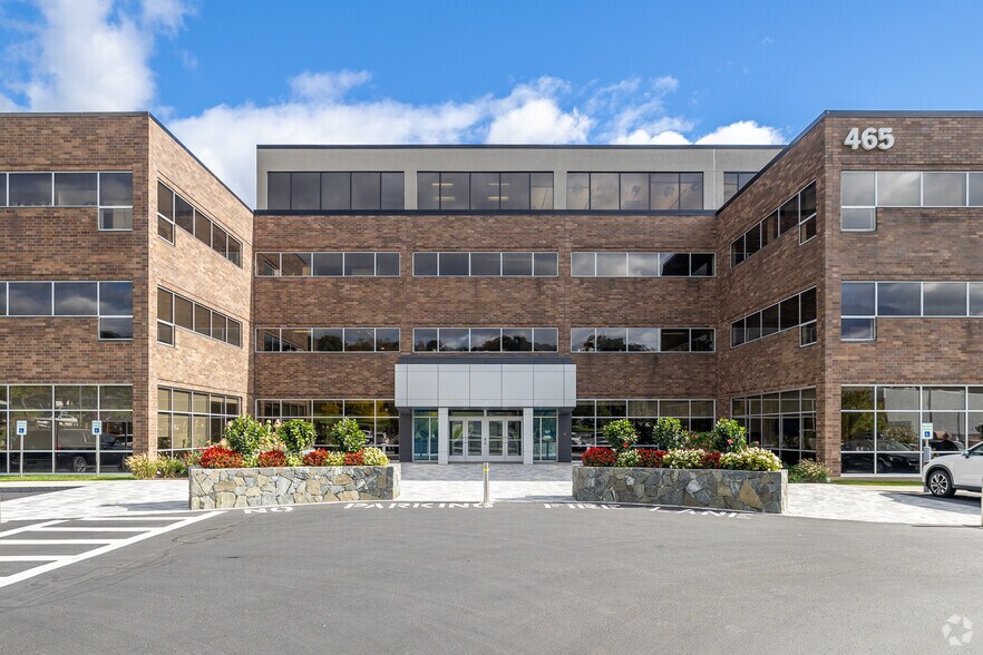 More Photos Of 465 Waverley Oaks Rd, Waltham Office For Lease