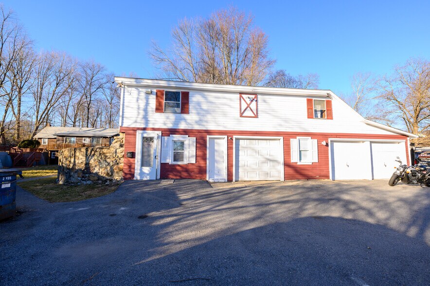 More Photos Of 5 Baker St, Mohegan Lake Apartments For Sale