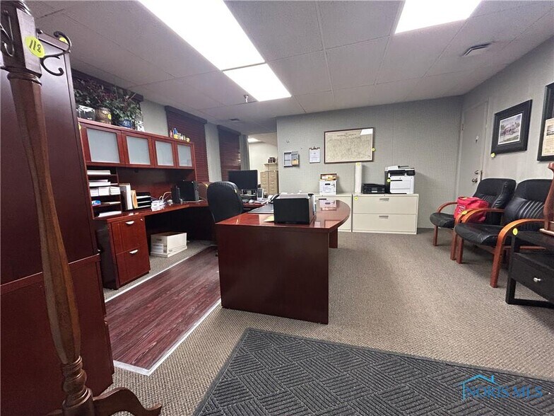 More Photos Of 446 N Wood St, Fremont Warehouse For Sale