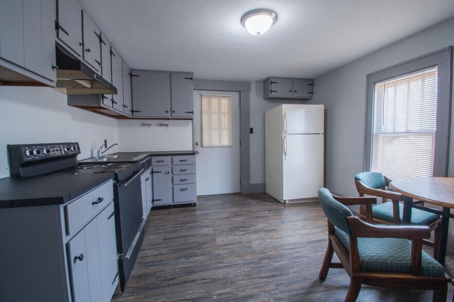 More Photos Of 8419 Cleveland Ave NW, North Canton Office Residential For Sale