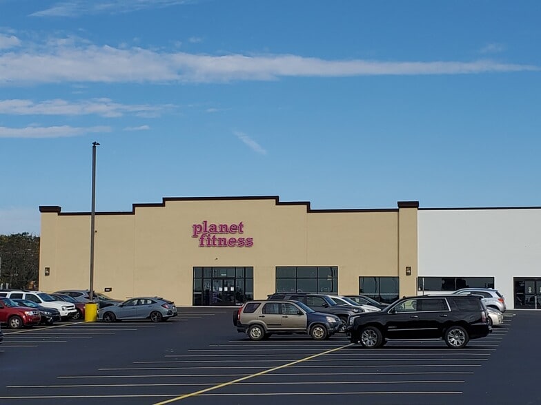 More Photos Of 1920 Edinboro Rd, Erie Flex For Lease