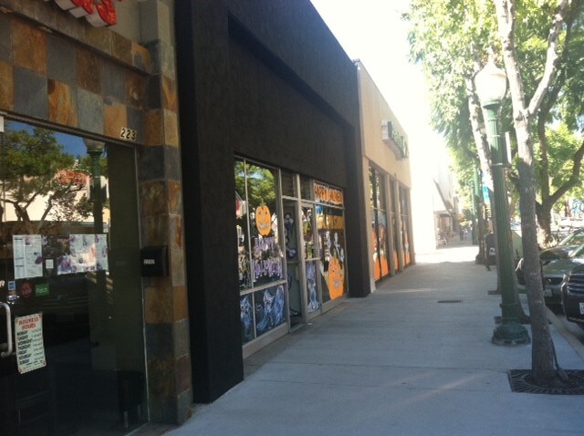 More Photos Of 2234-2236 Honolulu Ave, Montrose Storefront For Lease