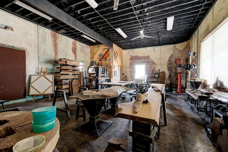 More Photos Of 1615 N Portland Ave, Oklahoma City Warehouse For Sale