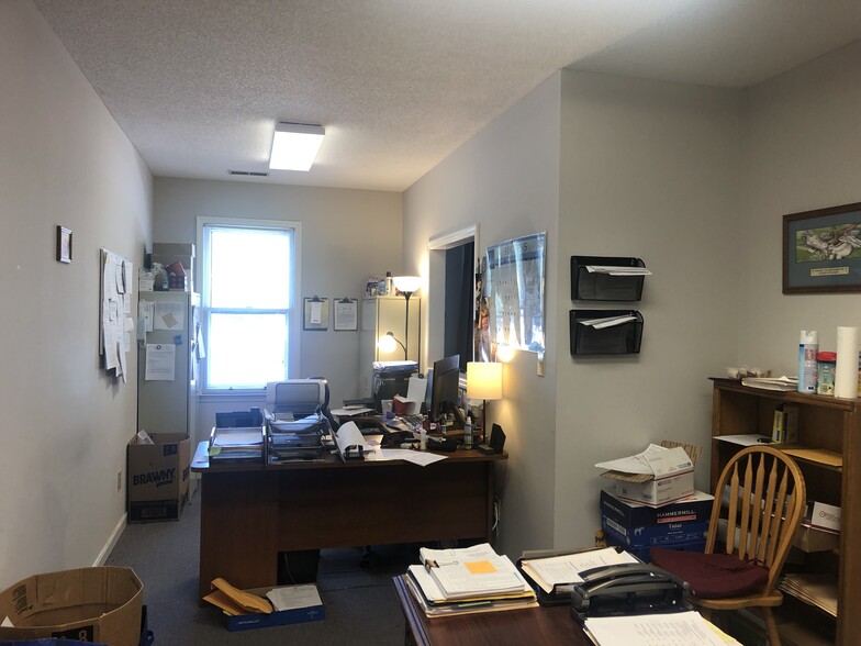 More Photos Of 410 New Bridge St, Jacksonville Office For Lease