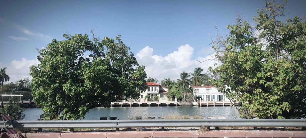 More Photos Of 3801 Indian Creek Dr, Miami Beach Apartments For Sale