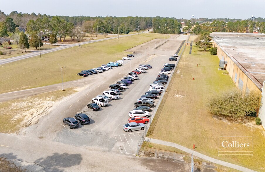 More Photos Of 358 Ascauga Lake Rd, Graniteville Distribution For Lease