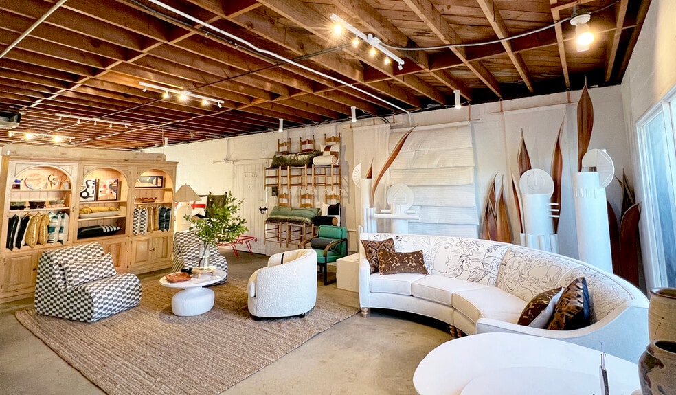 More Photos Of , La Crescenta Unknown For Sale