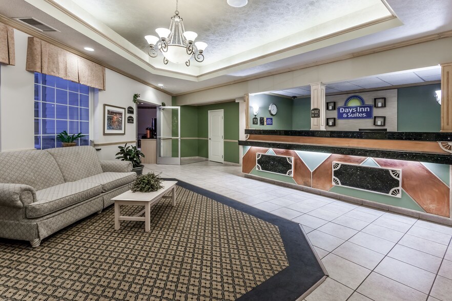 More Photos Of 7576 S Pere Marquette Hwy, Pentwater Hotel For Sale