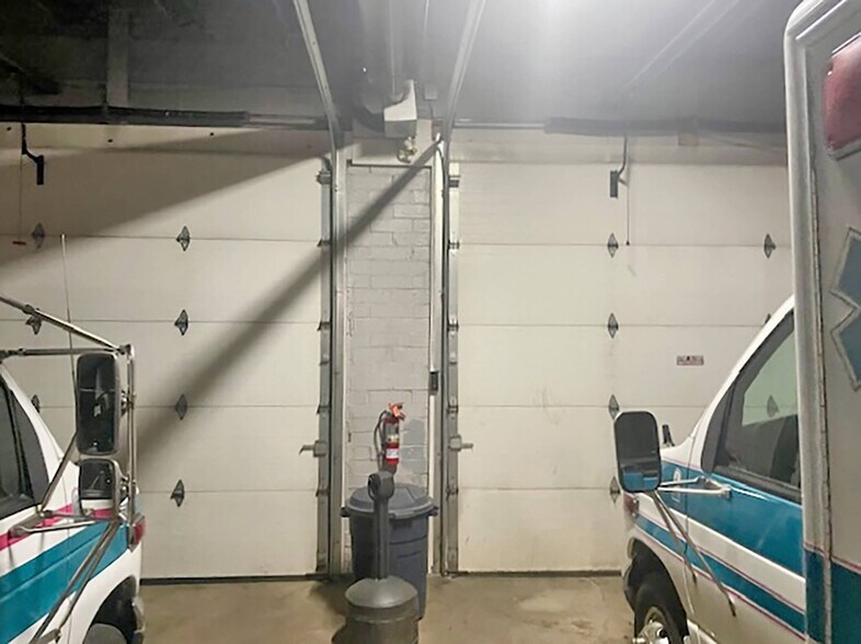 More Photos Of 1516 S Lincoln Ave, Salem Freestanding For Sale