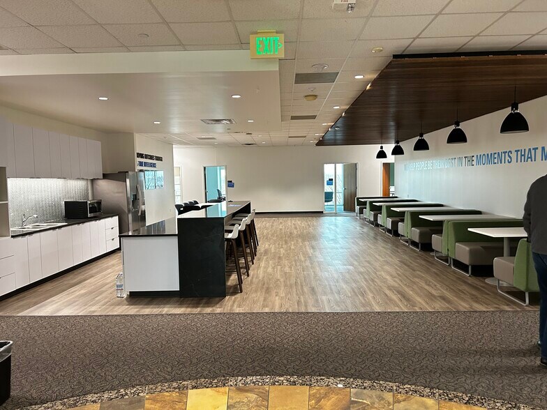 More Photos Of 4625-4641 W Lake Park Blvd, Salt Lake City Office For Lease