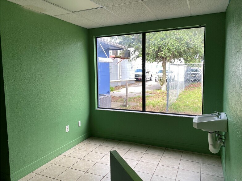 More Photos Of 207 N Scenic Hwy, Frostproof General Retail For Sale