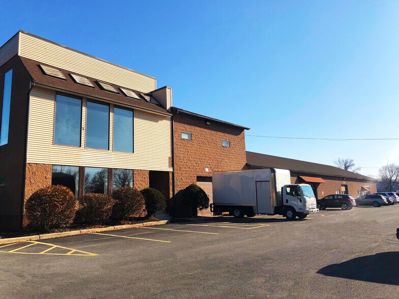 More Photos Of 400 Riverside St, Portland Medical For Lease