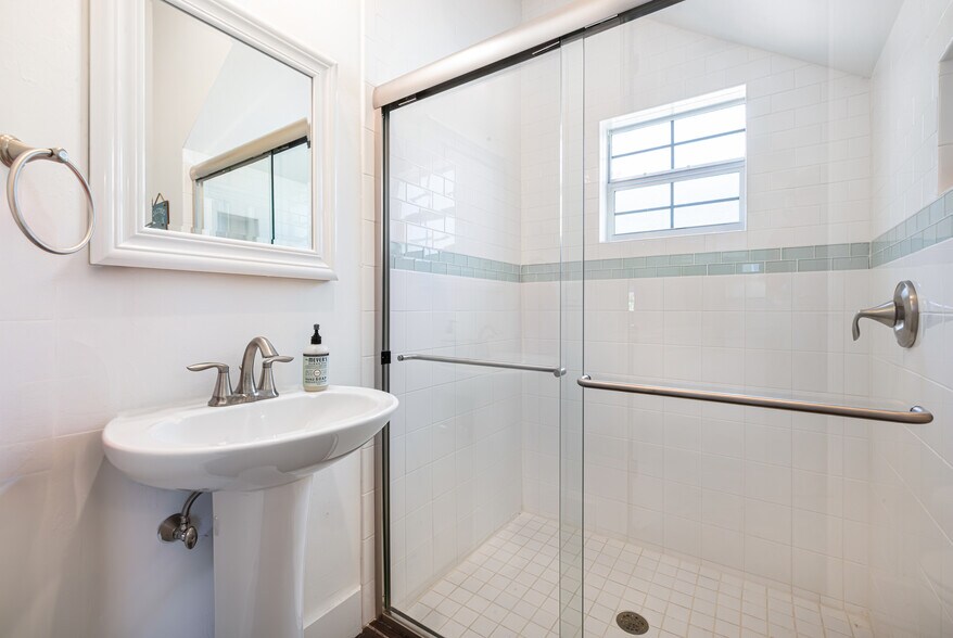 More Photos Of 2974 Van Buren Ave, Naples Storefront Retail Residential For Sale