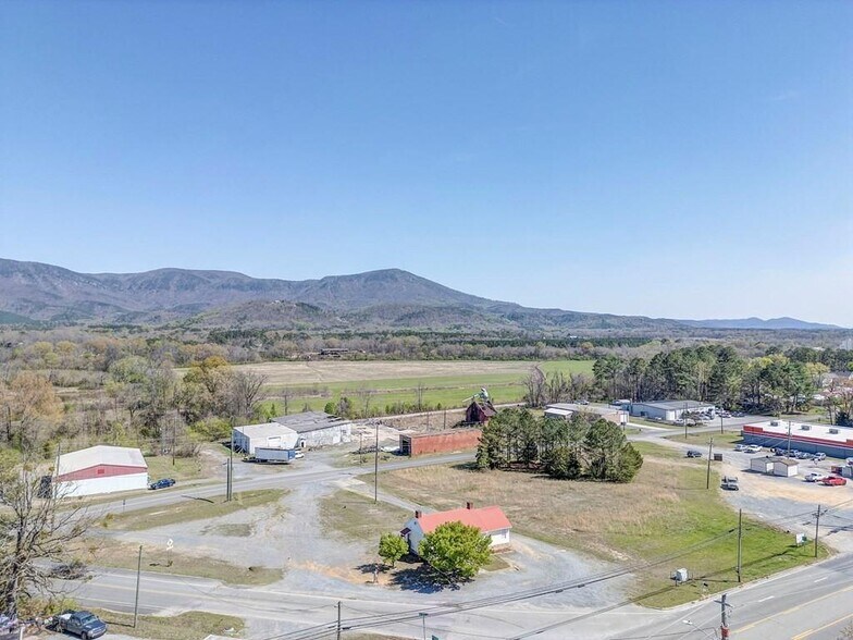 More Photos Of 806 N 3rd Ave, Chatsworth Office Residential For Sale