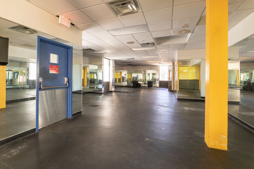 More Photos Of 450 State Route 34, Matawan Light Distribution For Lease