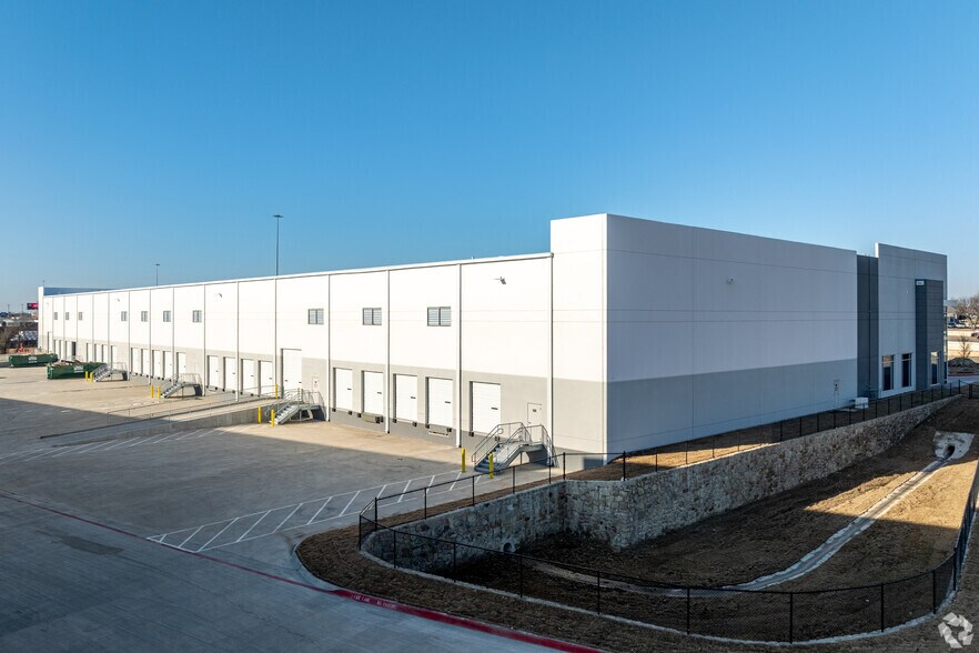 More Photos Of 3210 N Central Expy, McKinney Unknown For Lease