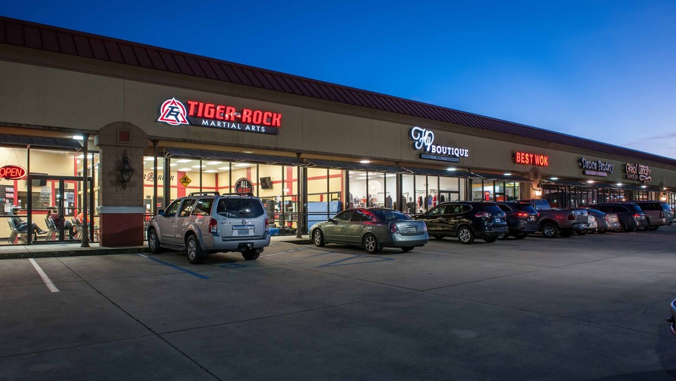 More Photos Of 28 Market Ct, Hattiesburg General Retail For Lease