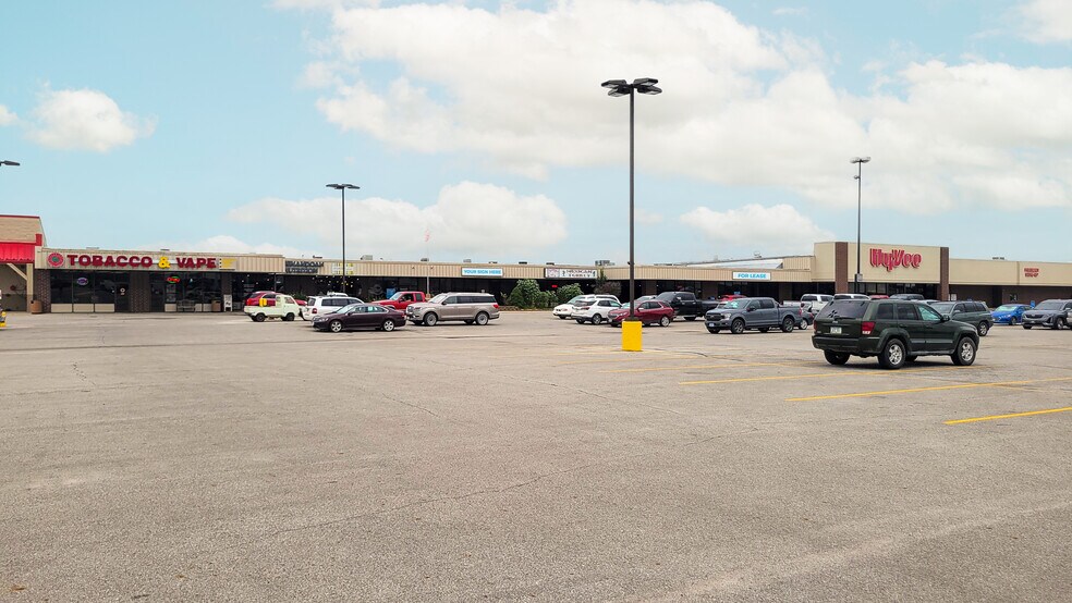 Primary Photo Of 500-524 S Fremont St, Shenandoah Storefront For Lease