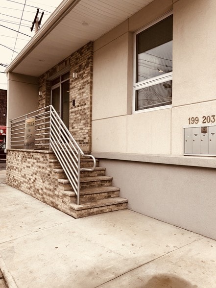 More Photos Of 199 Wilson Ave, Newark Office For Lease