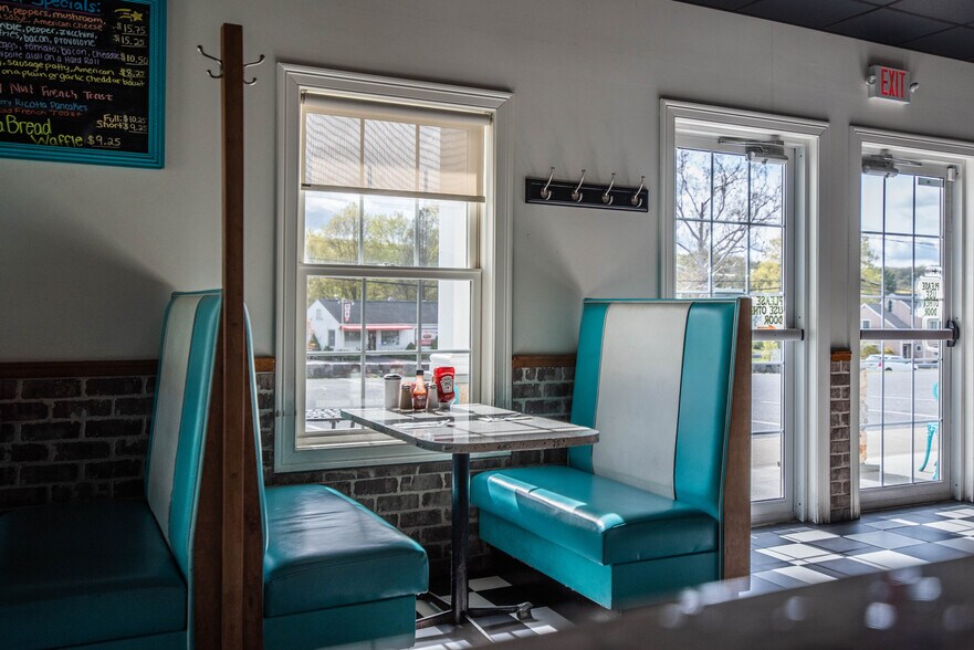 More Photos Of 787 Main St S, Woodbury Storefront Retail Office For Sale