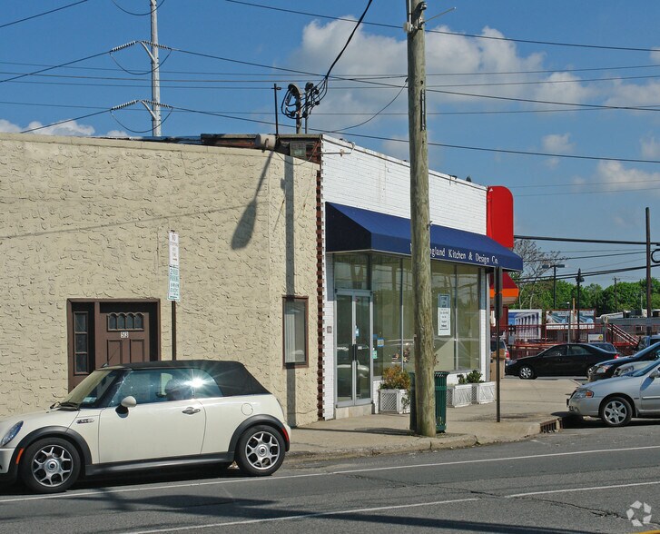 More Photos Of 55-59 Jackson Ave, Syosset Storefront For Lease