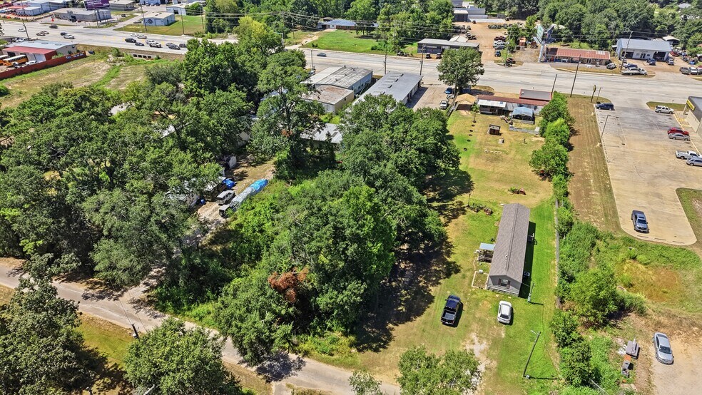 More Photos Of 12210 Highway 105 E, Conroe Warehouse For Lease