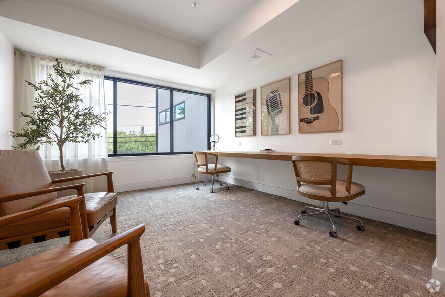 More Photos Of 1414 E 51st St, Austin Apartments For Lease