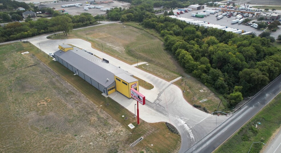 More Photos Of 2000 S Interstate Highway 45, Hutchins Carwash For Sale