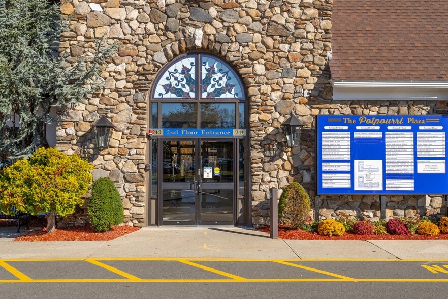 More Photos Of 225-243 King St, Northampton Unknown For Lease