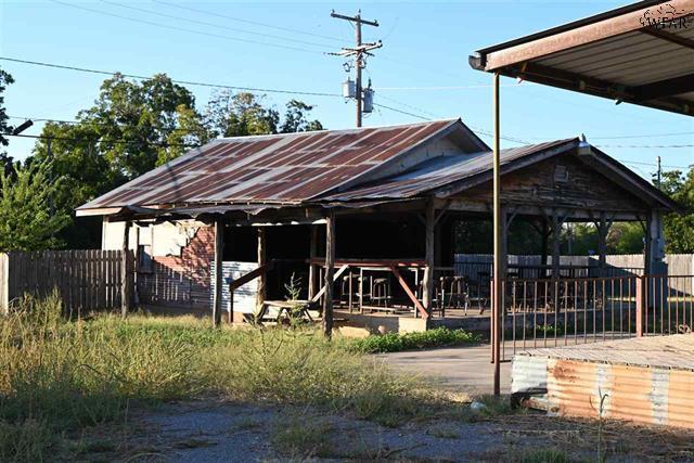 More Photos Of 200 N Burnett St, Wichita Falls Freestanding For Sale