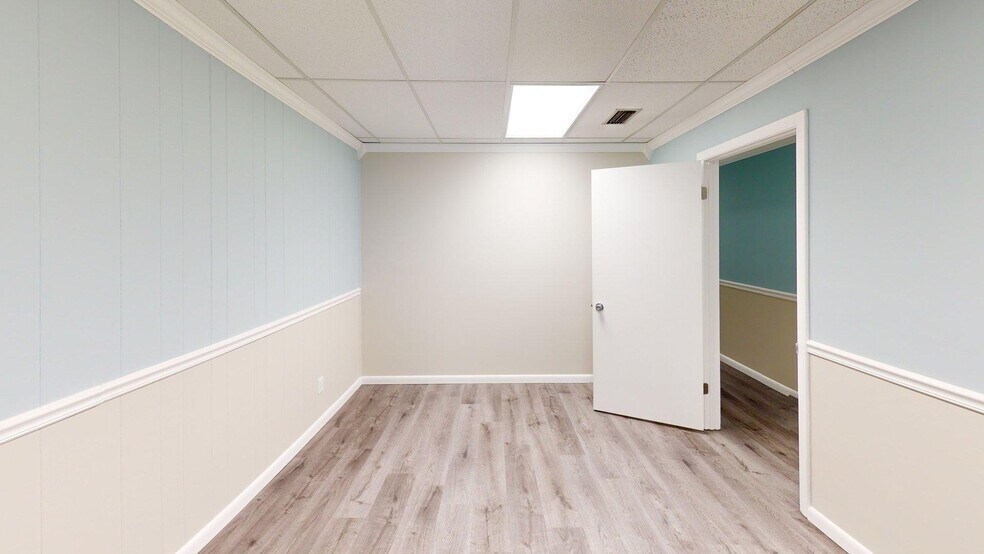 More Photos Of 565 Harrison Ave, Panama City Office For Lease