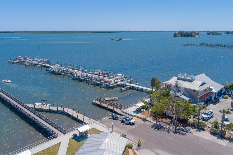 More Photos Of 806 Indian River Dr, Sebastian Marina For Sale