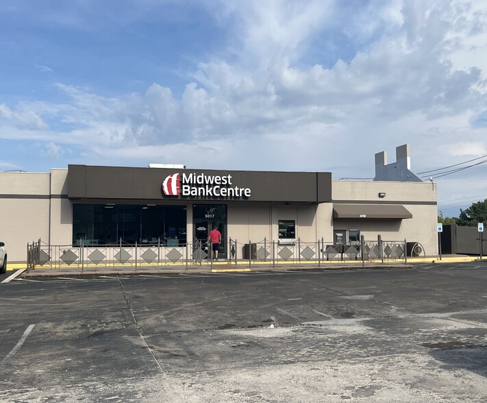 Primary Photo Of 5017 Gravois Ave, Saint Louis Storefront Retail Office For Sale