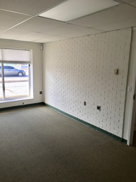 More Photos Of 65 N Dupont Hwy, Dover Medical For Lease