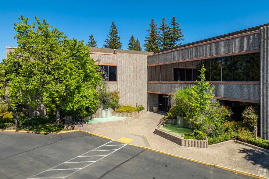 More Photos Of 2880 Sunrise Blvd, Rancho Cordova Office For Sale