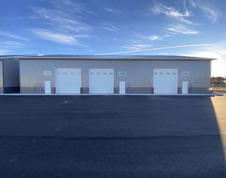 More Photos Of 108 Dundas Rd, Monticello Warehouse For Lease