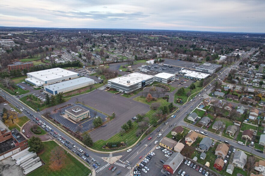 More Photos Of 163 E County Line Rd, Warminster Township Warehouse For Lease
